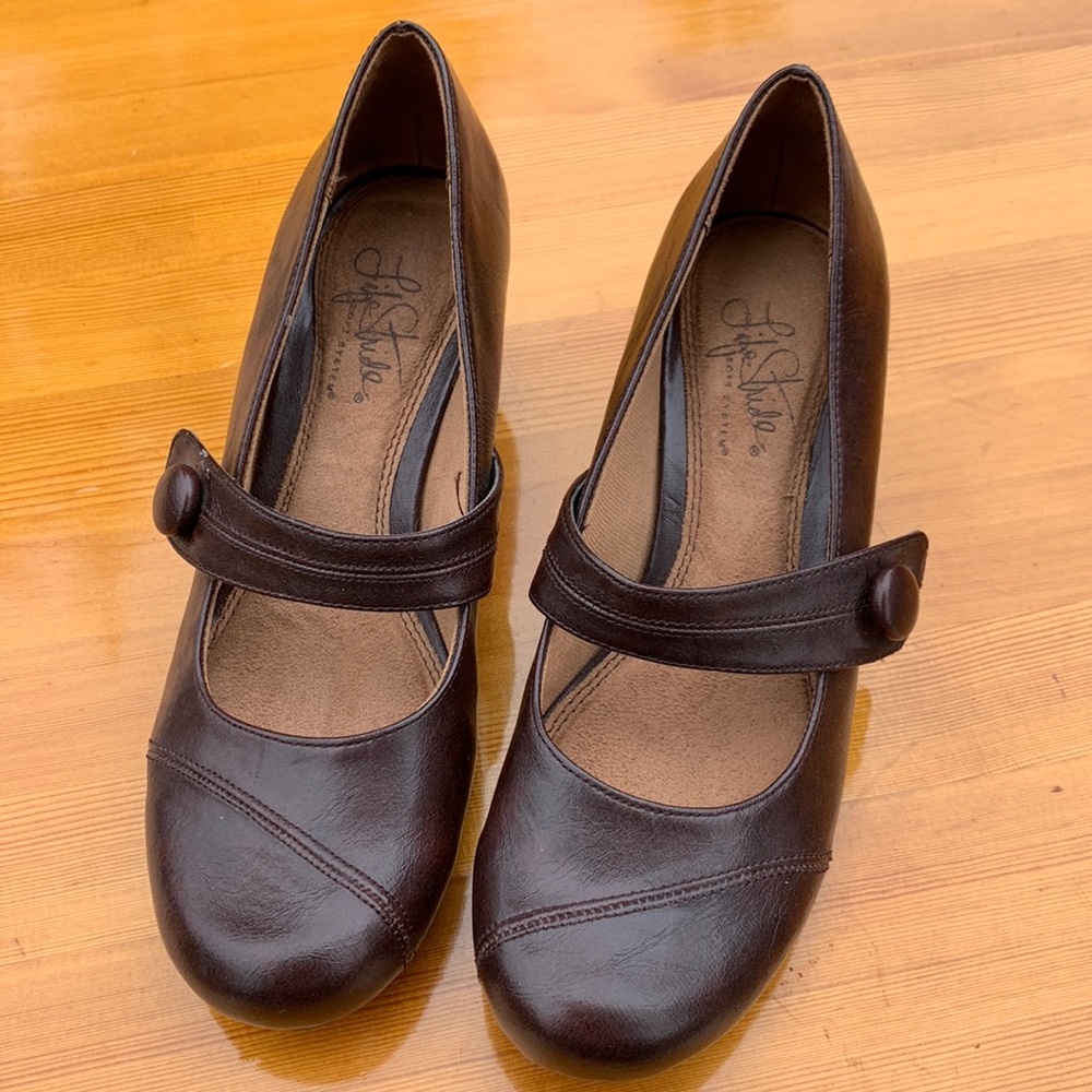 Life Stride Kitten Heels